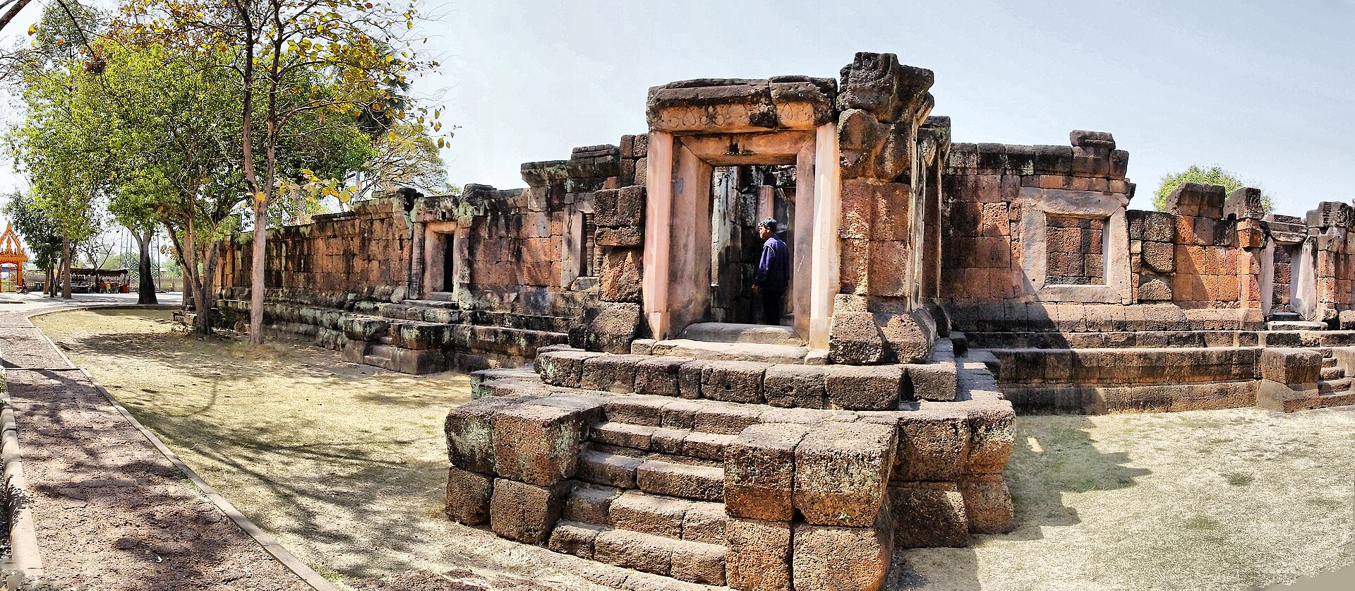 ปราสาทโบราณในศรีสะเกษ